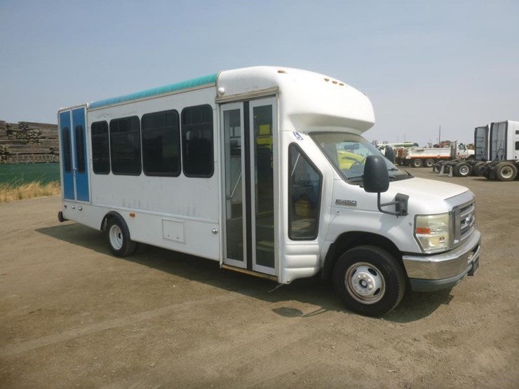 2009-ford-e450-image-2