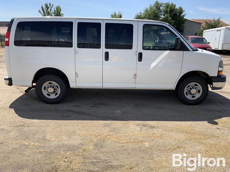 2009-chevrolet-express-g2500-image-4