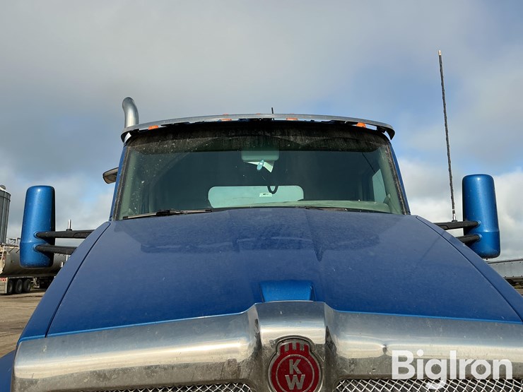 2019-kenworth-t880-image-19
