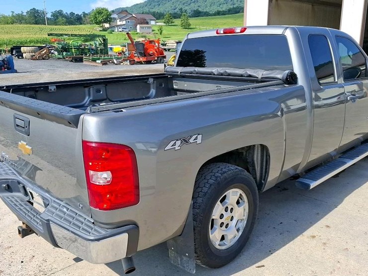 2013-chevrolet-1500-image-26