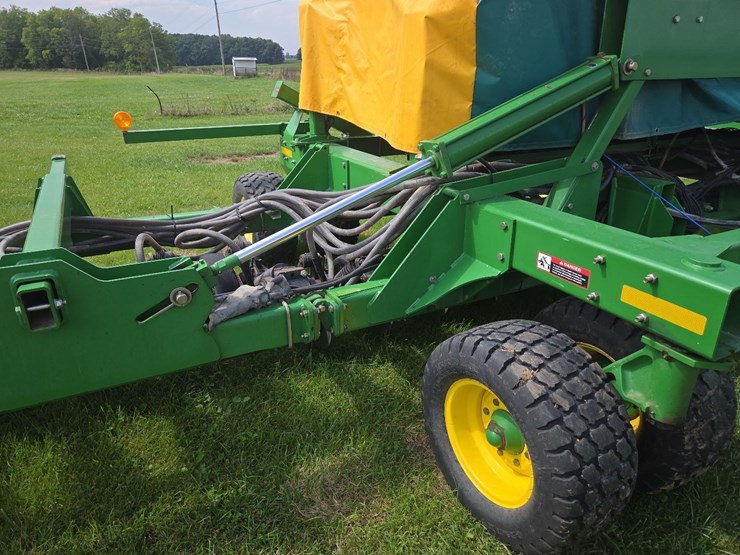 john-deere-1690-image-6