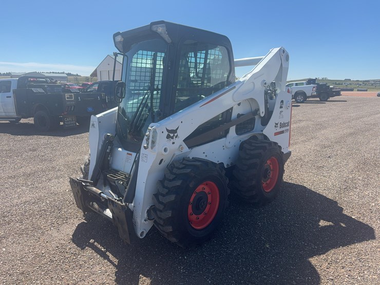 2011-bobcat-s750-image-1