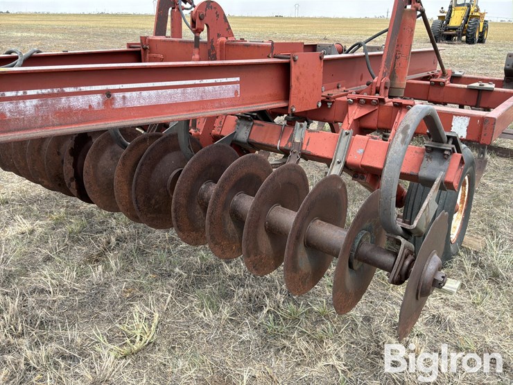 hesston-2540-image-13