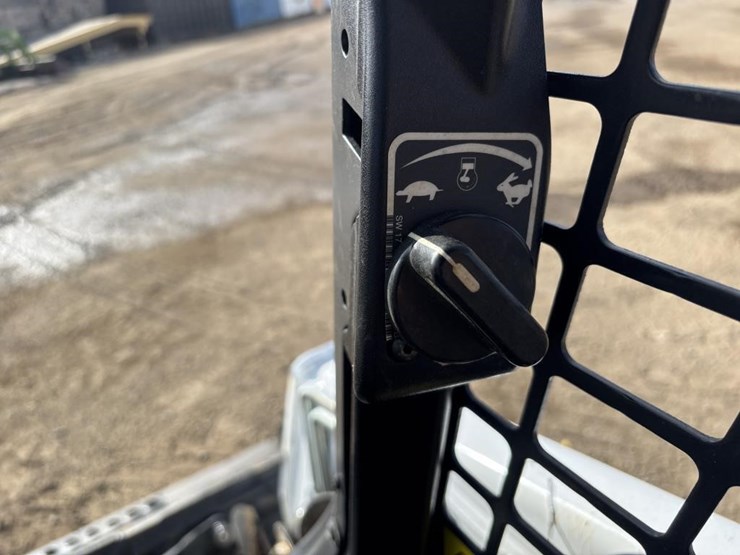 2020-bobcat-t450-image-27