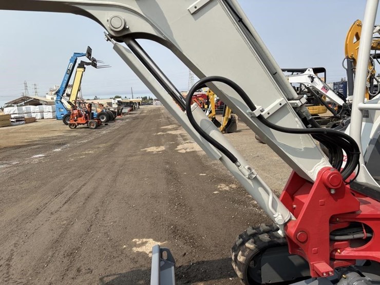 2026-takeuchi-tb235-2-image-19