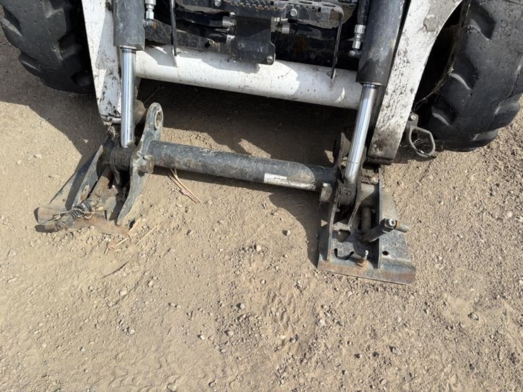 2016-bobcat-s590-image-9