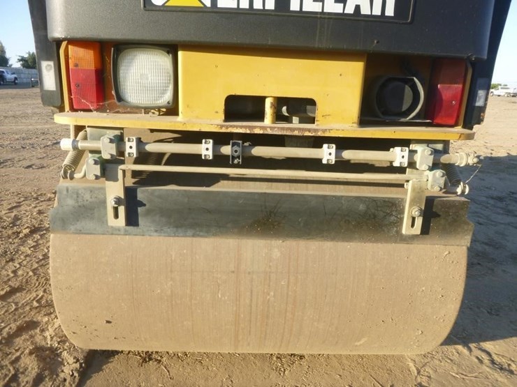 2013-caterpillar-cb22-image-16