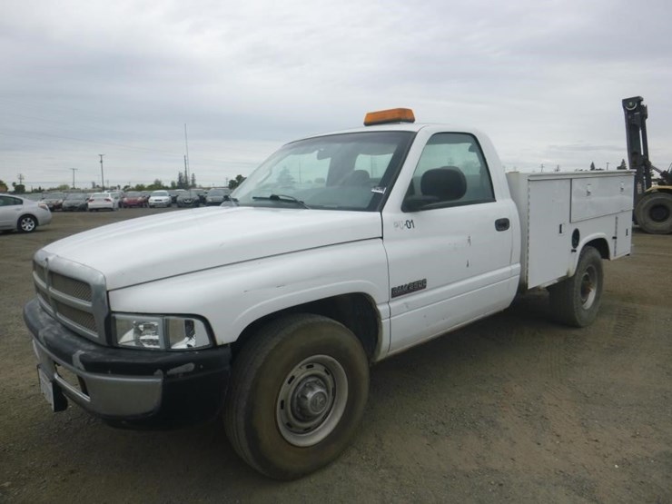 1999-dodge-ram-2500-image-1