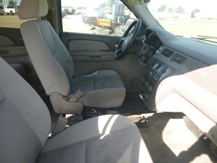 2009-chevrolet-tahoe-image-21