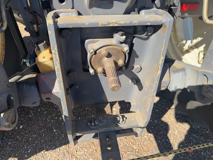 new-holland-tm125-image-28