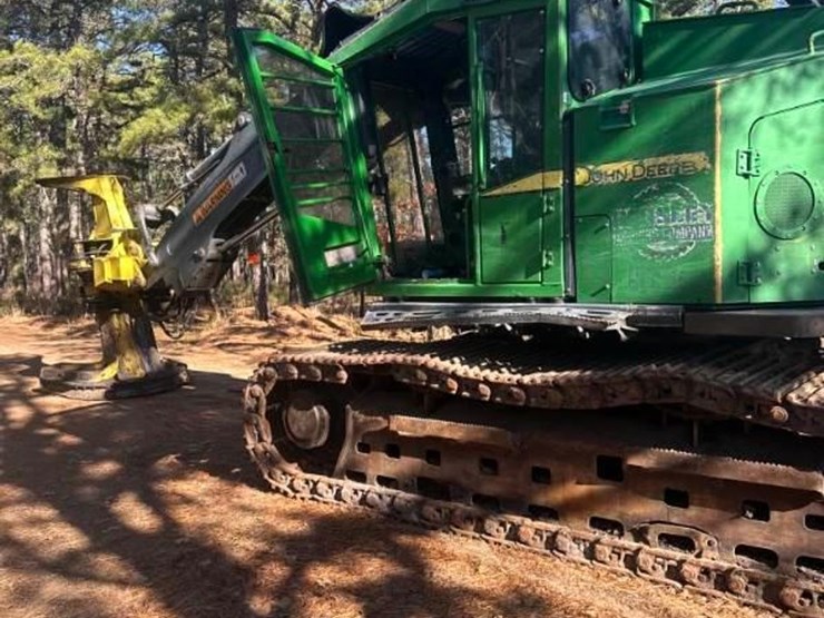 2019-deere-853m-image-2