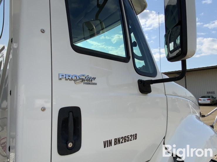 2011-international-prostar-image-15