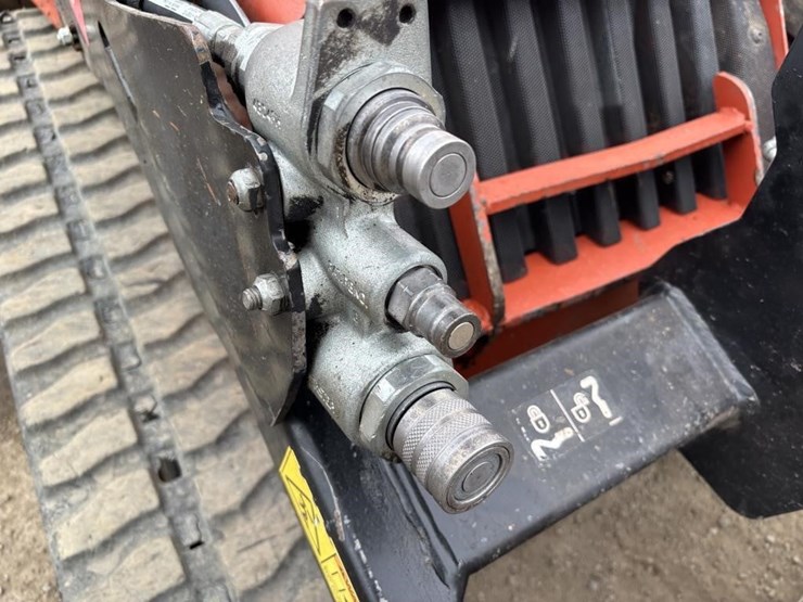 2016-ditch-witch-sk850-image-11