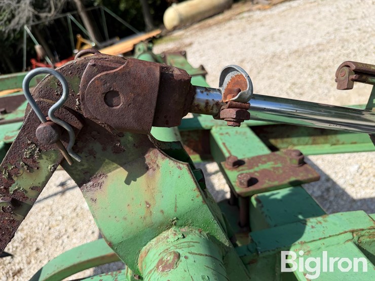 john-deere-100-image-17