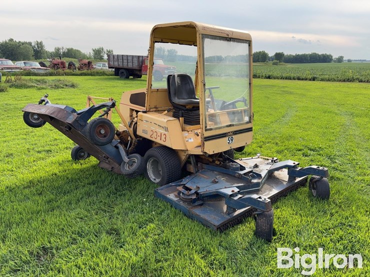 hustler-4400-commercial-mower-image-3