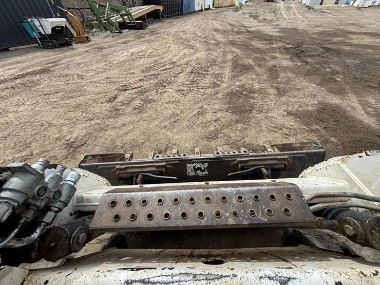 2007-bobcat-t190-image-23