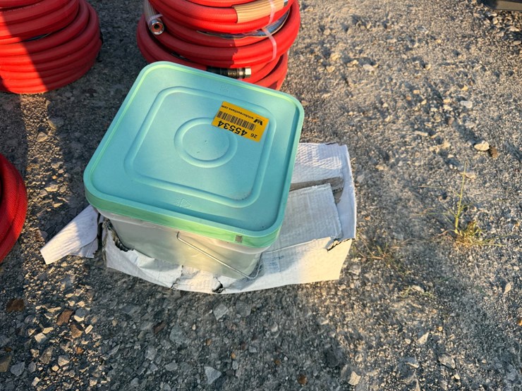 #45534-•-lot-of-roofing-and-tacks-inv#45534-image-5