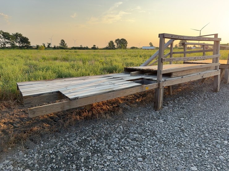 #53027-•-wooden-deck-inv#53027-image-1