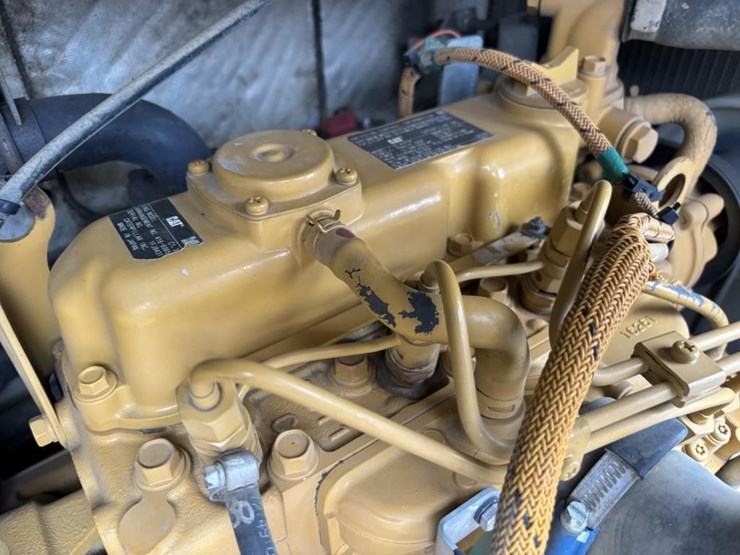 2015-caterpillar-303e-hydraulic-excavator-image-51