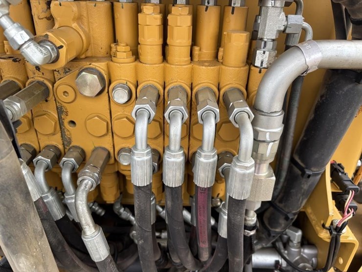 2015-caterpillar-303e-hydraulic-excavator-image-39