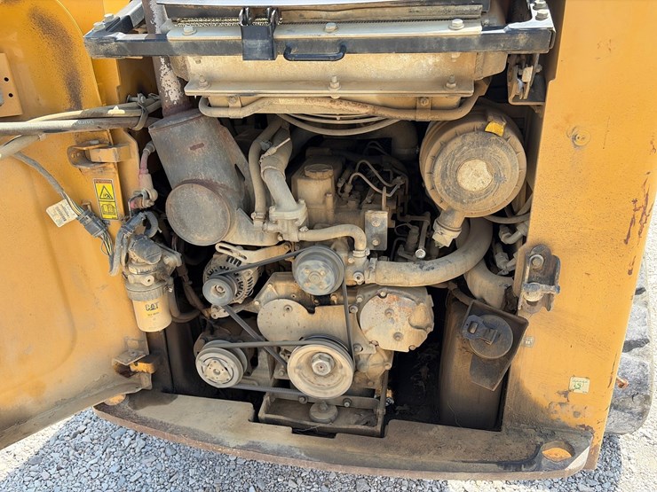 2012-caterpillar-279c2-image-13