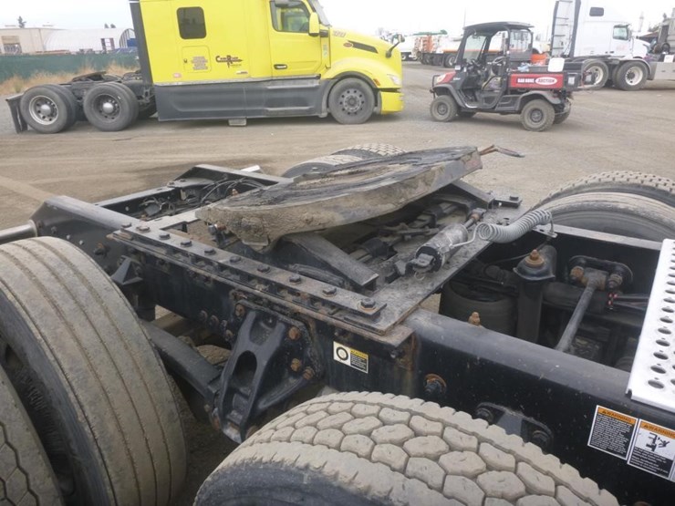 2020-kenworth-t680-image-9