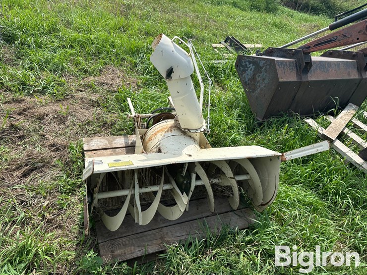 cub-cadet-190-450-snow-blower-attachment-image-2