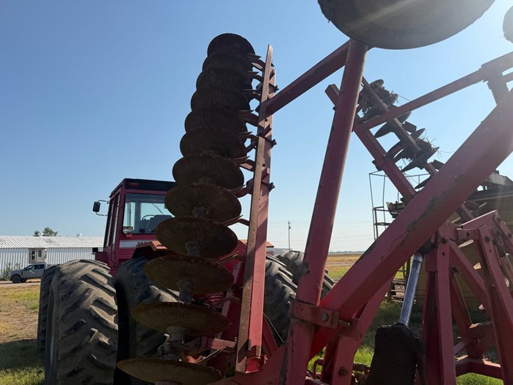 massey-ferguson-820-image-26