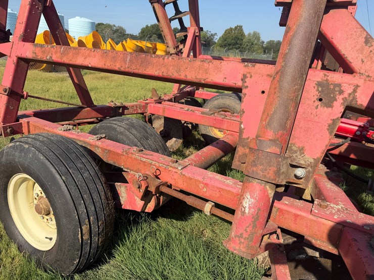 massey-ferguson-820-image-46