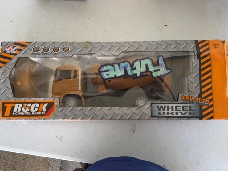 remote-control-toy-crane-new-in-box-image-1