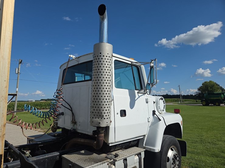 1996-ford-l9000-image-12