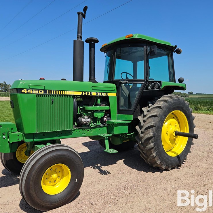 1983 JOHN DEERE 4450