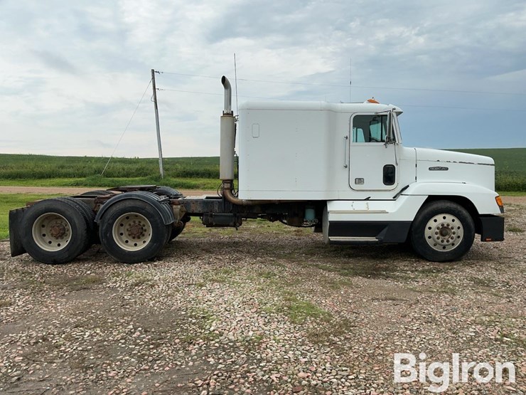 1992-freightliner-fld120-image-4