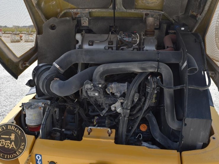 2024-deere-204-g-tier-image-32