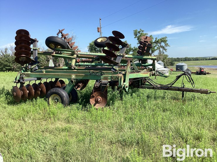 john-deere-331-image-4