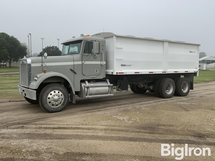 1997-freightliner-fld120-image-1