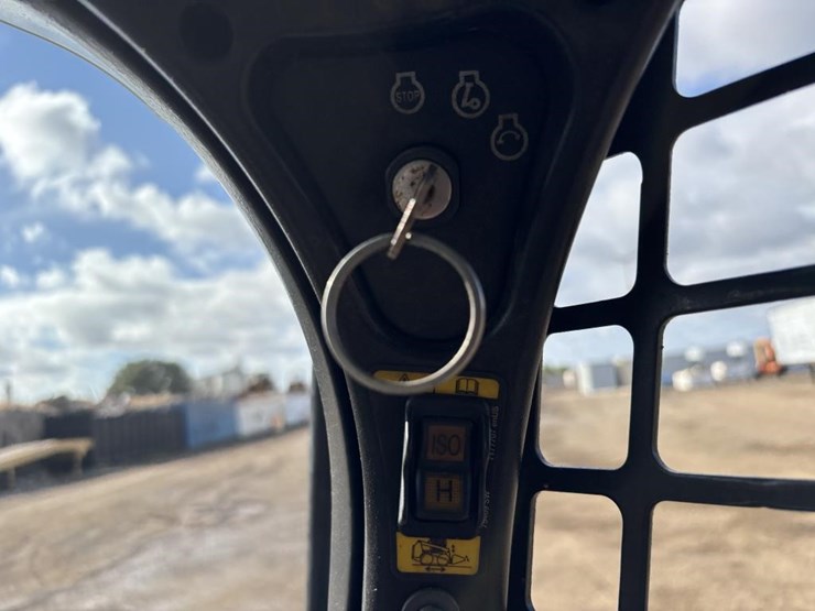 2020-bobcat-t450-image-28