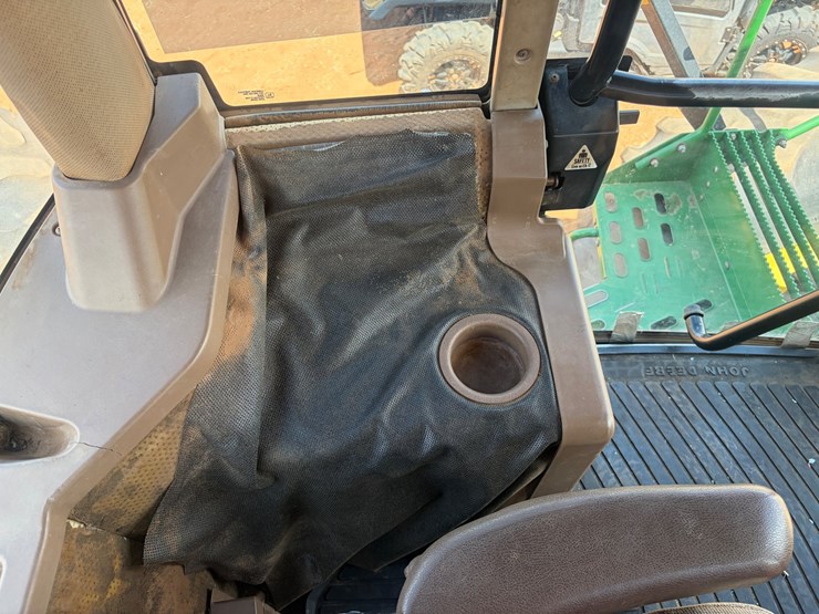 2000-john-deere-9300-image-29