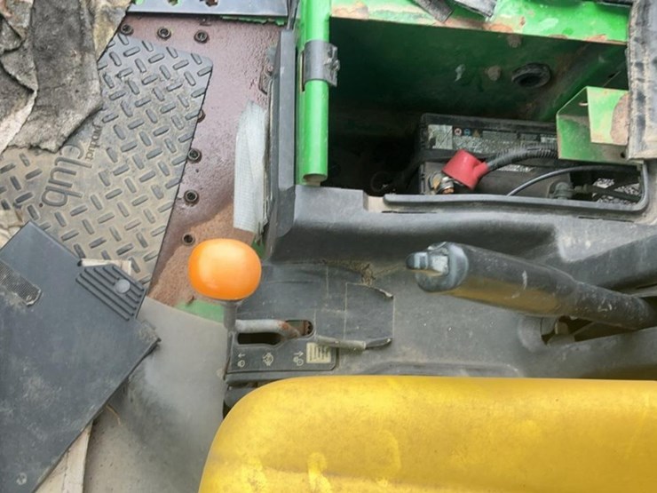 john-deere-gator-image-16