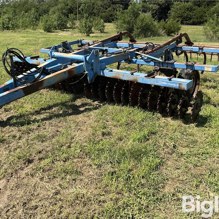 DMI Colter-Champ II Chisel Plow