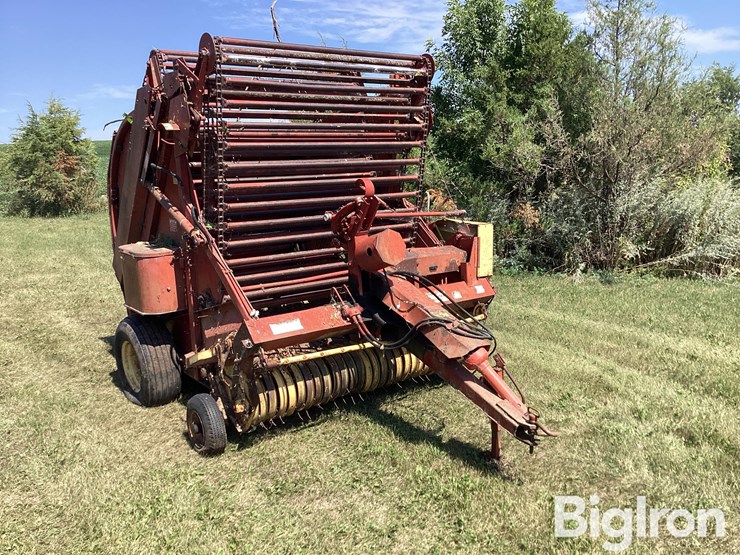 new-holland-850-image-3