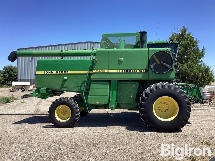 1985-john-deere-8820-titan-ii-image-4