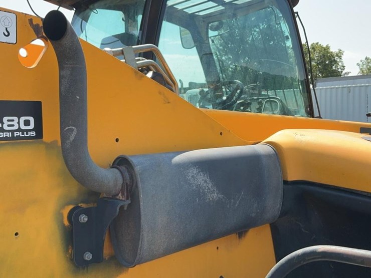2012-jcb-550-image-54