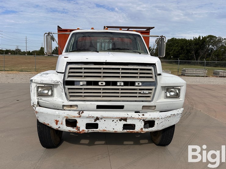 1981-ford-f700-image-2