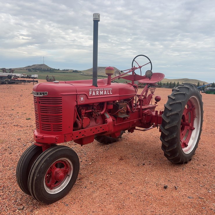 Farmall H Tractor