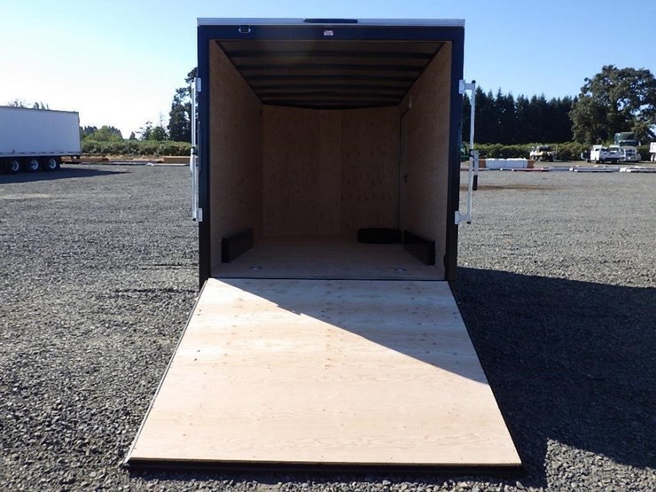 2027-royal-lcht35-7.516v-86-t/a-enclosed-trailer-image-14