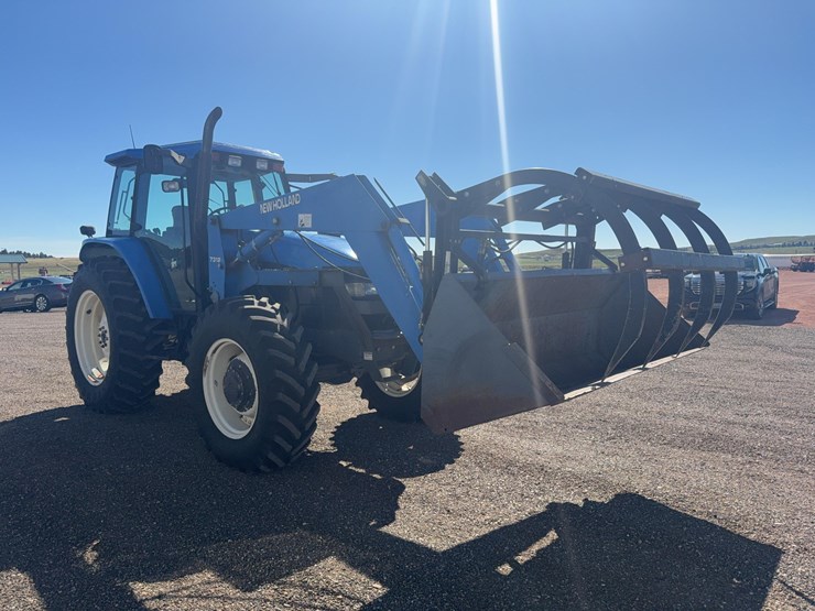 new-holland-tm125-image-6