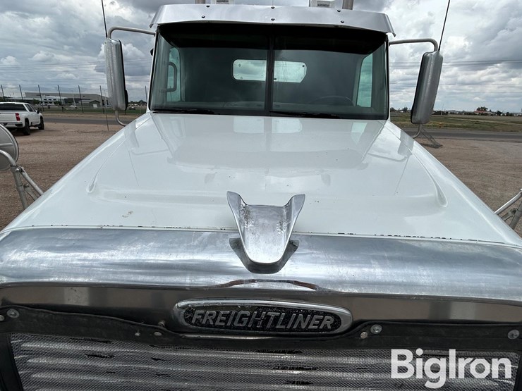 2017-freightliner-coronado-132-image-14