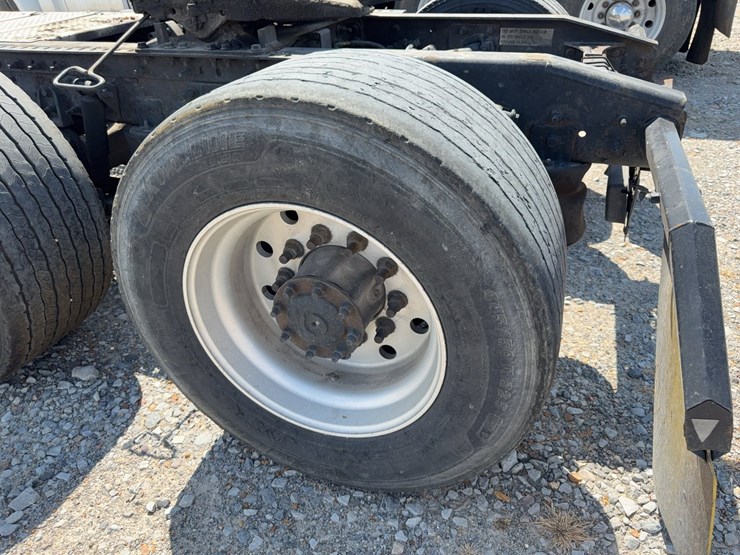 2015-international-prostar-image-10