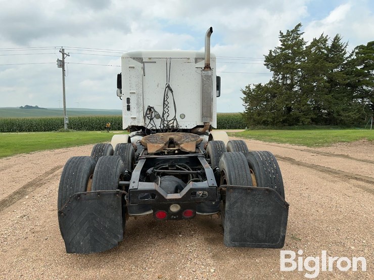 2007-freightliner-columbia-120-image-6